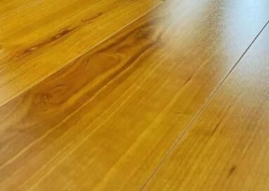 地板打蠟的時(shí)候要注意什么呢？